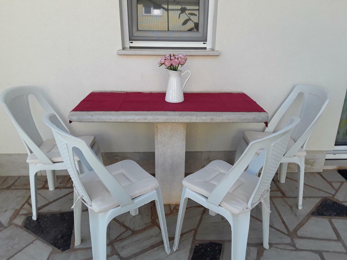 Apartment Mirta Пула Екстер'єр фото